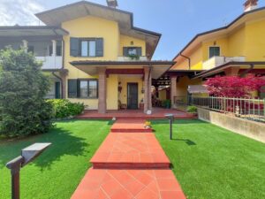 Splendida villetta a schiera a Torbole Casaglia (BS)