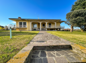 Villa Singola immersa nel verde a Quinzanello (BS)