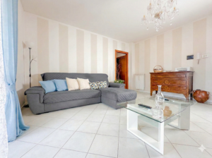 Elegante trilocale in centro a Dello