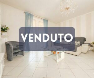 Elegante trilocale in centro a Dello