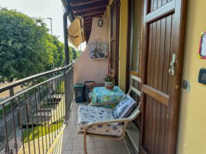 Trilocale luminoso con ampio balcone e giardino privato a Boldeniga, Dello