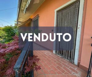 Ampia bifamiliare con giardino privato nel cuore di Dello