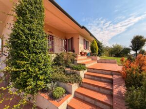 Casa singola su unico piano con ampio giardino a Maclodio (BS)